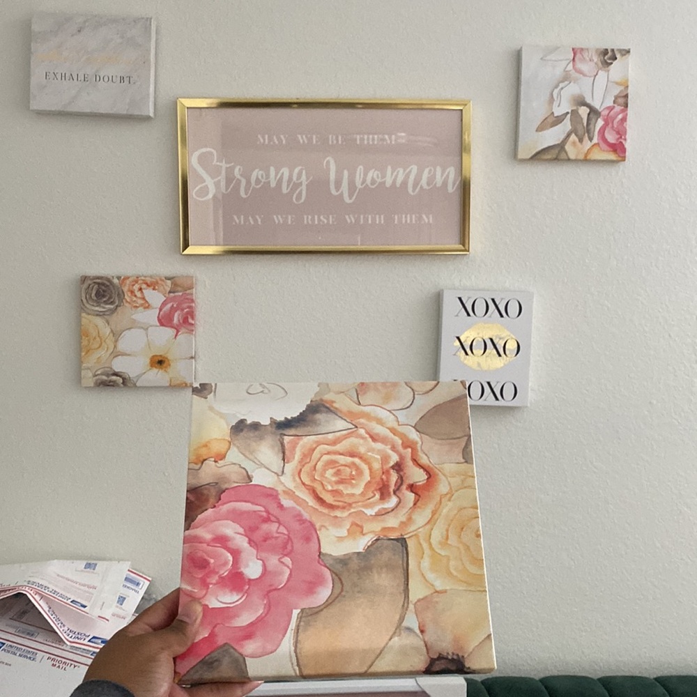 Decor 5/$20 - Picture 6 of 6